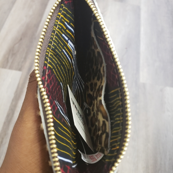 Handmade leopard wristlet - Picture 7 of 11